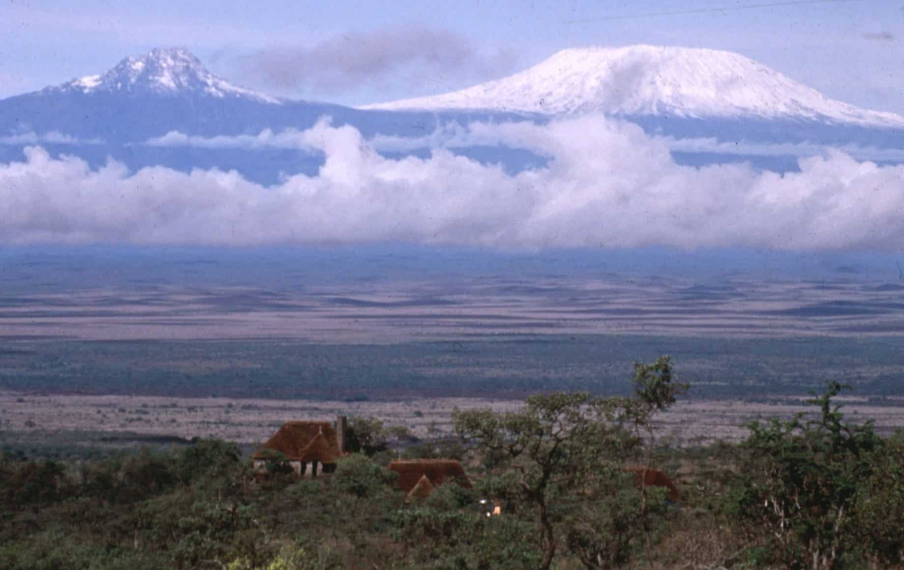 Houses looking out to beautiful nature at Chyulu Hills