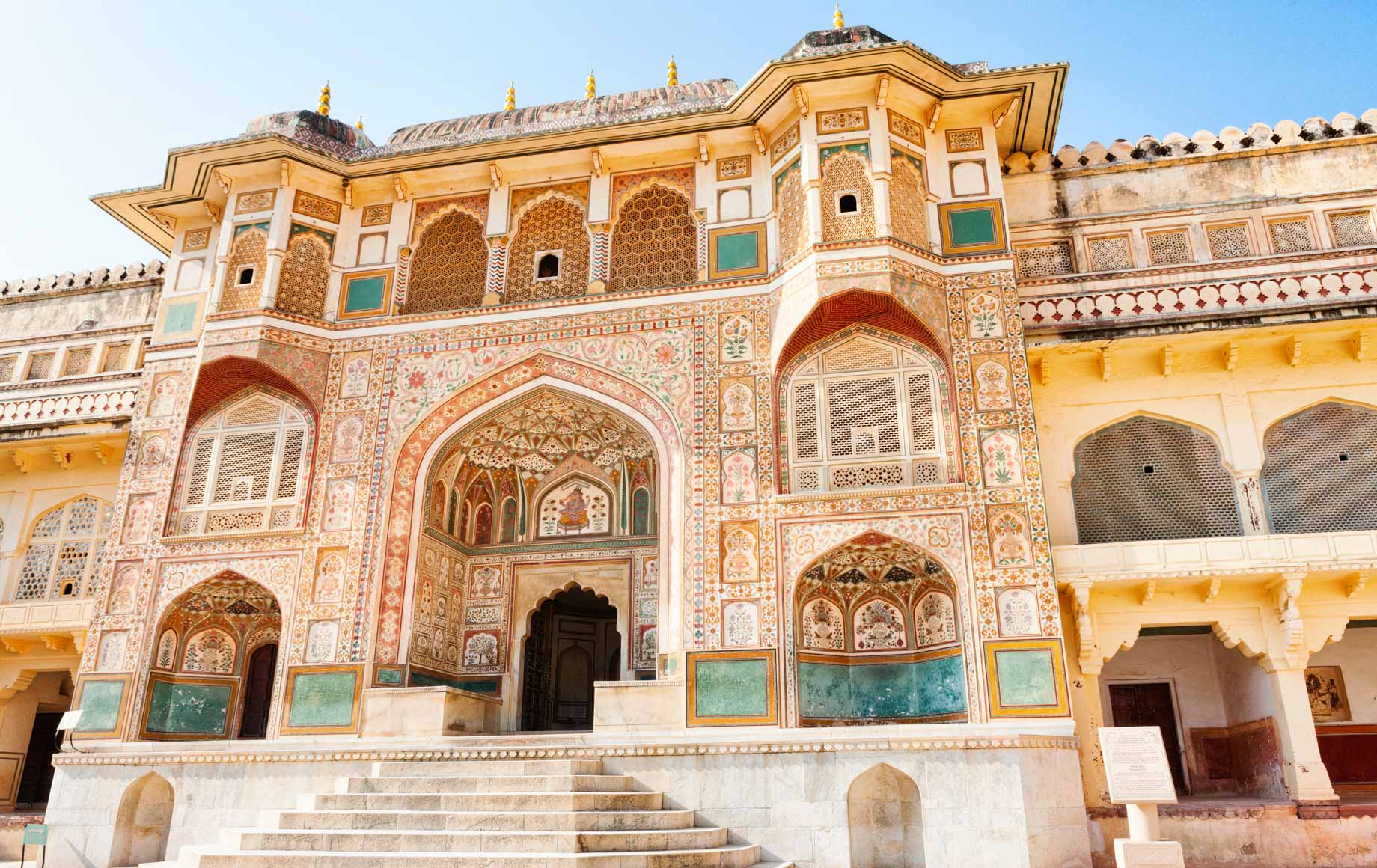 Amazing palace with traditional designs in Jaipur