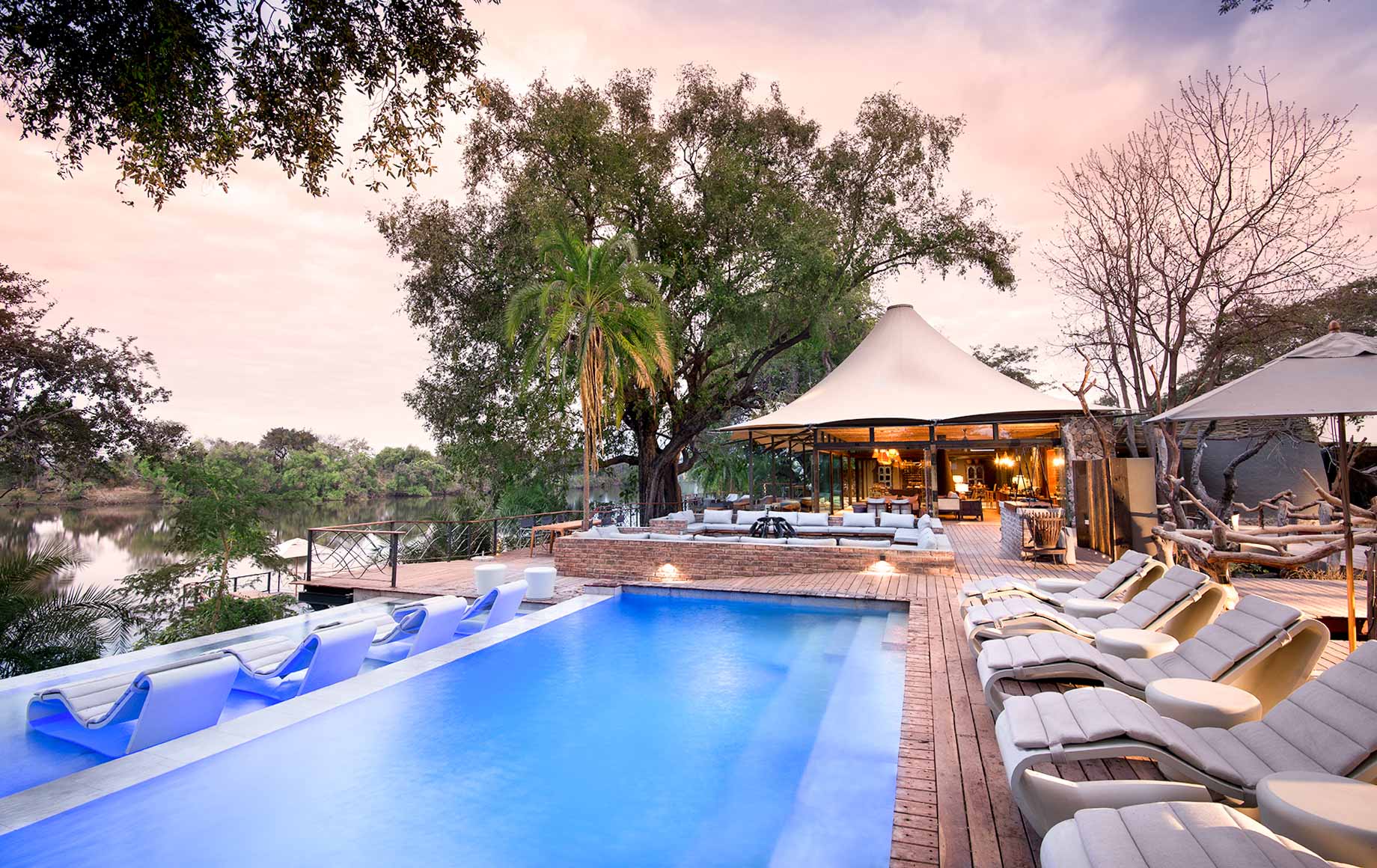 Pool deck area at Thorntree River Lodge